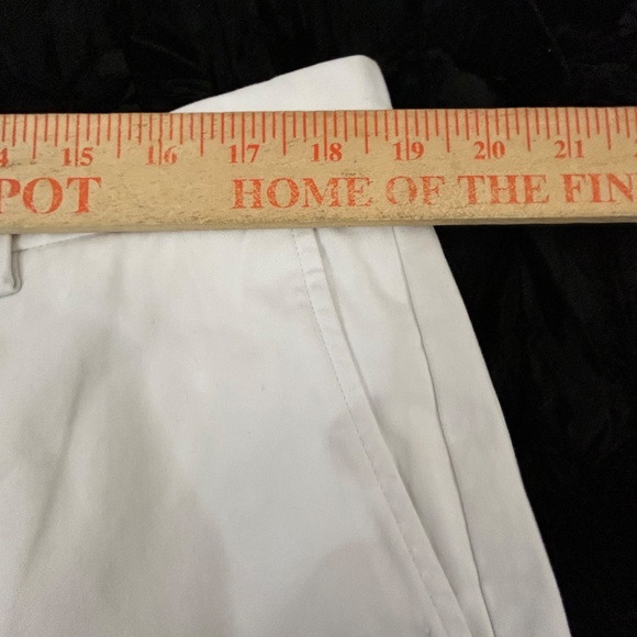 Vineyard Vines Breaker Chino White Shorts - Picture 4 of 9